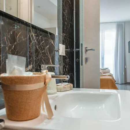 Mediterraneo Palace Luxury *