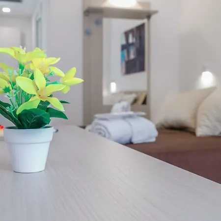 Mediterraneo Palace Luxury Bed and breakfast *