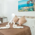 Mediterraneo Palace Luxury Bed & Breakfast 4*