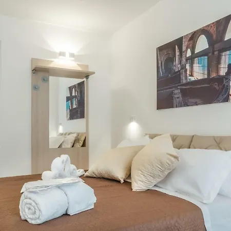 Mediterraneo Palace Luxury باكينو