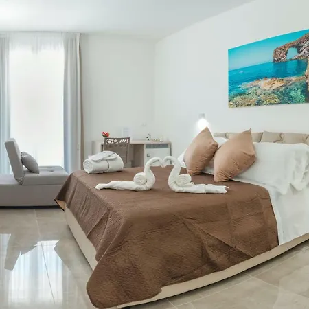 Mediterraneo Palace Luxury باكينو
