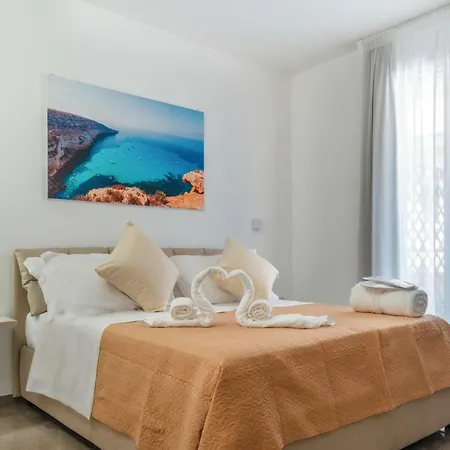 Mediterraneo Palace Luxury باكينو